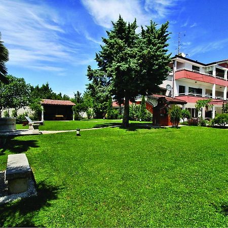 2 Bedroom Beautiful Apartment In Savudrija Exterior foto