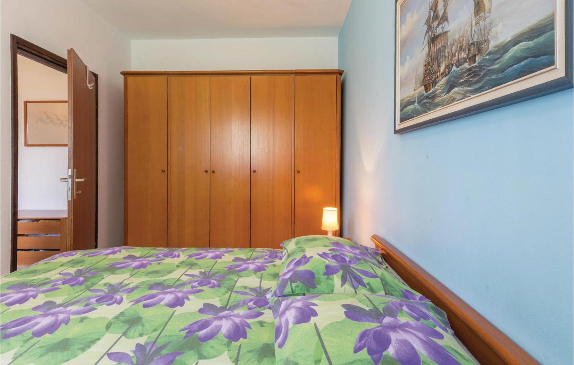2 Bedroom Beautiful Apartment In Savudrija Exterior foto